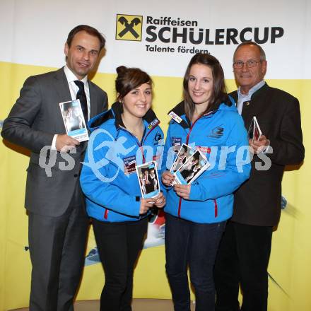 Pressekonferenz Raiffeisen, Landesschiverband. Peter Gauper, Selina Millonig, Anna Tropper, Friedrich Oschmautz. KLagenfurt, am 1.12.2011.
Foto: Kuess
---
pressefotos, pressefotografie, kuess, qs, qspictures, sport, bild, bilder, bilddatenbank