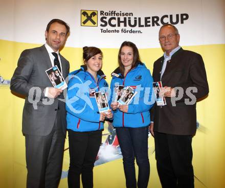 Pressekonferenz Raiffeisen, Landesschiverband. Peter Gauper, Selina Millonig, Anna Tropper, Friedrich Oschmautz. KLagenfurt, am 1.12.2011.
Foto: Kuess
---
pressefotos, pressefotografie, kuess, qs, qspictures, sport, bild, bilder, bilddatenbank