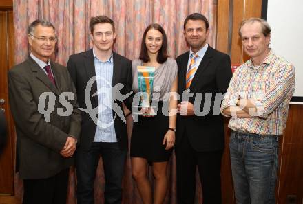 Kaerntner Lyrikpreis. Manfred Posch,   David Schuller (KAC) mit Freundin Steffi, Christian Peham, Josef Winkler (KAC). Klagenfurt, am 1.12.2011.
Foto: Kuess
---
pressefotos, pressefotografie, kuess, qs, qspictures, sport, bild, bilder, bilddatenbank