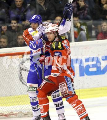 EBEL. Eishockey Bundesliga. KAC gegen KHL Medvescak Zagreb. Thomas HUndertpfund, (KAC), Joel Prpic  (Zagreb). Klagenfurt, am 2.12.2011.
Foto: Kuess

---
pressefotos, pressefotografie, kuess, qs, qspictures, sport, bild, bilder, bilddatenbank