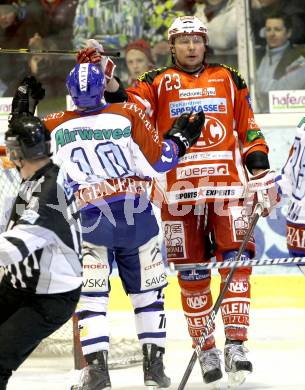 EBEL. Eishockey Bundesliga. KAC gegen KHL Medvescak Zagreb. Mike Siklenka, (KAC), Tomislav Zanoski (Zagreb). Klagenfurt, am 2.12.2011.
Foto: Kuess

---
pressefotos, pressefotografie, kuess, qs, qspictures, sport, bild, bilder, bilddatenbank