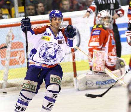 EBEL. Eishockey Bundesliga. KAC gegen KHL Medvescak Zagreb. Torjubel Pascal Morency (Zagreb). Klagenfurt, am 2.12.2011.
Foto: Kuess

---
pressefotos, pressefotografie, kuess, qs, qspictures, sport, bild, bilder, bilddatenbank