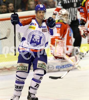 EBEL. Eishockey Bundesliga. KAC gegen KHL Medvescak Zagreb. Torjubel Pascal Morency (KAC). Klagenfurt, am 2.12.2011.
Foto: Kuess

---
pressefotos, pressefotografie, kuess, qs, qspictures, sport, bild, bilder, bilddatenbank