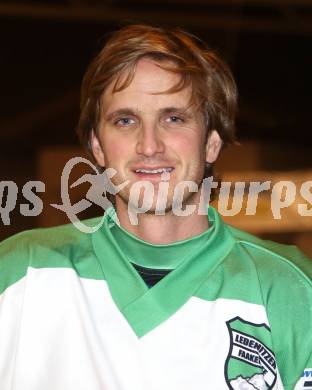 Eishockey Kaerntner Liga Mitte. DSG Ledenitzen. Markus Mueller. Velden, am 1.12.2011.
Foto: Kuess
---
pressefotos, pressefotografie, kuess, qs, qspictures, sport, bild, bilder, bilddatenbank