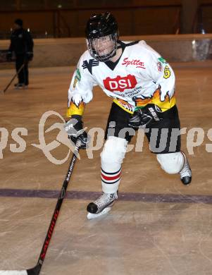 Eishockey. Nachwuchsmeisterschaft. EC Spittal U15. Hannes Gubert. Spittal, am 2.12 2011.
Foto: Kuess  
---
pressefotos, pressefotografie, kuess, qs, qspictures, sport, bild, bilder, bilddatenbank