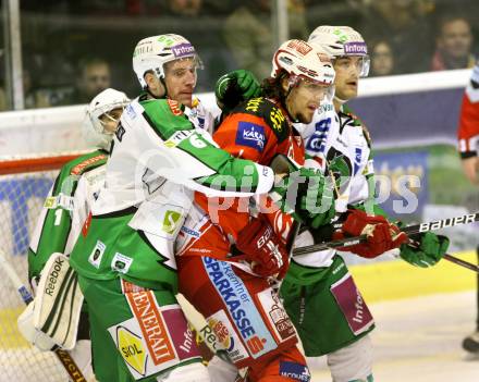EBEL. Eishockey Bundesliga. KAC gegen HDD TILIA Olimpija Ljubljana. BRANDNER Christoph (KAC), GROZNIK Bostjan (Laibach). Klagenfurt, am 6.12.2011.
Foto: Kuess

---
pressefotos, pressefotografie, kuess, qs, qspictures, sport, bild, bilder, bilddatenbank
