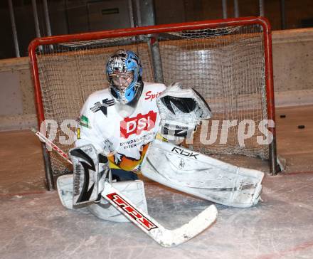 Eishockey. Nachwuchsmeisterschaft. EC Spittal U15. Manuel Schretter. Spittal, am 2.12 2011.
Foto: Kuess  
---
pressefotos, pressefotografie, kuess, qs, qspictures, sport, bild, bilder, bilddatenbank