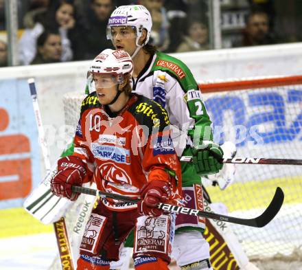 EBEL. Eishockey Bundesliga. KAC gegen HDD TILIA Olimpija Ljubljana. SCOFIELD Tyler (KAC), COLE Brad (Laibach). Klagenfurt, am 6.12.2011.
Foto: Kuess

---
pressefotos, pressefotografie, kuess, qs, qspictures, sport, bild, bilder, bilddatenbank