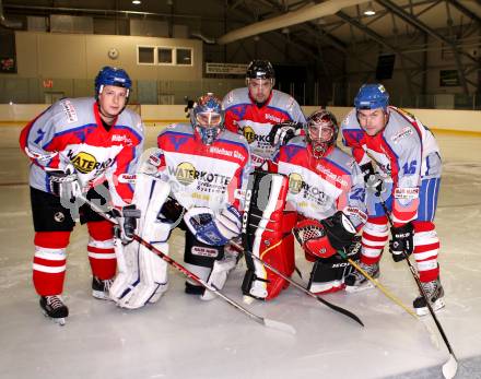 Eishockey. CHL. Carinthian Hockey League. EC Feld am See. Alexander Neubauer, Karim Fertani, Roland Steinberger, Viktor Leitner, Gerald Klammer. Feld am See, 9.12.2011.
Foto: Kuess
---
pressefotos, pressefotografie, kuess, qs, qspictures, sport, bild, bilder, bilddatenbank