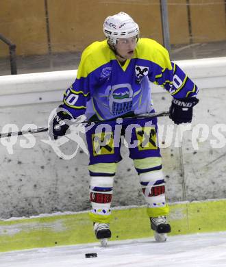 Eishockey CHL. Carinthian Hokey League. Tarco Woelfe gegen UECR Huben. Martin Trojer (Huben). Klagenfurt, am 9.12.2011.
Foto: Kuess
---
pressefotos, pressefotografie, kuess, qs, qspictures, sport, bild, bilder, bilddatenbank