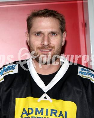 Eishockey. CHL. Carinthian Hockey League. USC HUFIX Velden.  Roland Schurian. Velden, 12.12.2011.
Foto: Kuess
---
pressefotos, pressefotografie, kuess, qs, qspictures, sport, bild, bilder, bilddatenbank