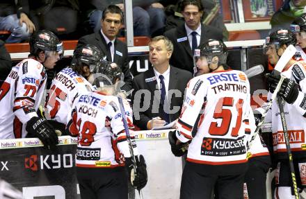 Eishockey Oesterreich Cup. Oesterreich gegen Slowakei. Trainer Manny Viveiros, Co-Trainer Rob Daum (Oesterreich). Klagenfurt, 17.12.2011.
Foto: Kuess

---
pressefotos, pressefotografie, kuess, qs, qspictures, sport, bild, bilder, bilddatenbank