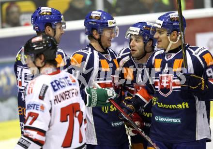 Eishockey Oesterreich Cup. Oesterreich gegen Slowakei. Torjubel Slowakei. Klagenfurt, 17.12.2011.
Foto: Kuess

---
pressefotos, pressefotografie, kuess, qs, qspictures, sport, bild, bilder, bilddatenbank