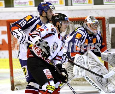 Eishockey Oesterreich Cup. Oesterreich gegen Slowakei. Stephan Geier,  (Oesterreich), Tomas Starosta, Jan Laco (Slowakei). Klagenfurt, 17.12.2011.
Foto: Kuess

---
pressefotos, pressefotografie, kuess, qs, qspictures, sport, bild, bilder, bilddatenbank