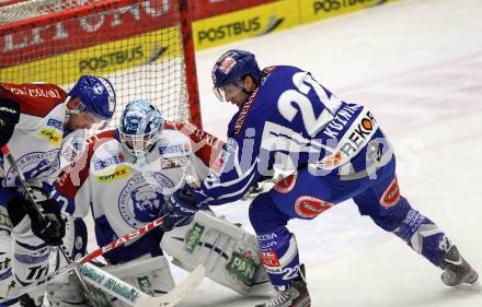 EBEL. Eishockey Bundesliga. EC Rekord Fenster VSV gegen KHL Medvescak Zagreb. Greg Kuznik,  (VSV), Michael Ouzas (Zagreb). Villach, am 20.12.2011.
Foto: Kuess 


---
pressefotos, pressefotografie, kuess, qs, qspictures, sport, bild, bilder, bilddatenbank