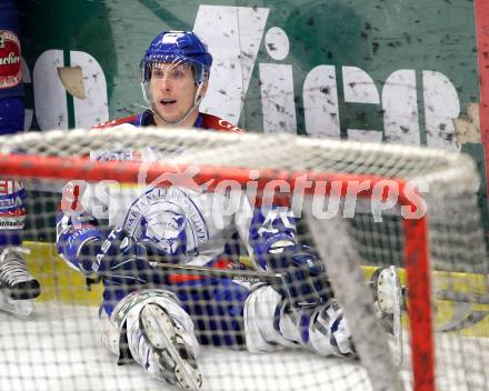 EBEL. Eishockey Bundesliga. EC Rekord Fenster VSV gegen KHL Medvescak Zagreb. David Brine (Zagreb). Villach, am 20.12.2011.
Foto: Kuess 


---
pressefotos, pressefotografie, kuess, qs, qspictures, sport, bild, bilder, bilddatenbank