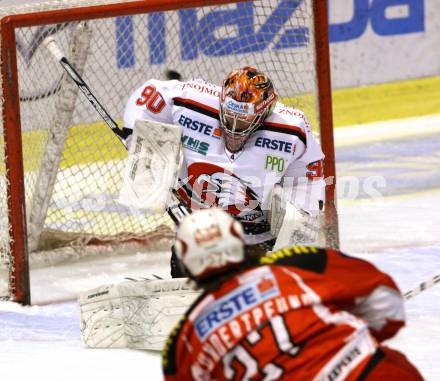 EBEL. Eishockey Bundesliga. KAC gegen HC Orli Znojmo. Tor von HUNDERTPFUND Thomas (KAC), KACETL Ondrej (Znojmo). Klagenfurt, am 20.12.2011.
Foto: Kuess

---
pressefotos, pressefotografie, kuess, qs, qspictures, sport, bild, bilder, bilddatenbank