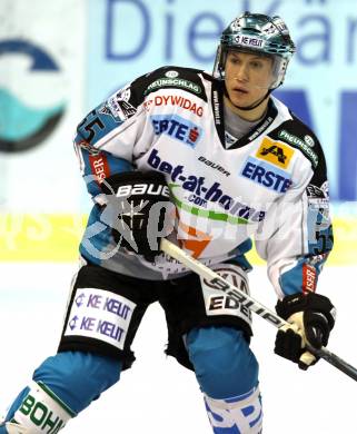 EBEL. Eishockey Bundesliga. KAC gegen EHC LIWEST Linz. Robert Lukas (Linz). Klagenfurt, am 26.12.2011.
Foto: Kuess

---
pressefotos, pressefotografie, kuess, qs, qspictures, sport, bild, bilder, bilddatenbank