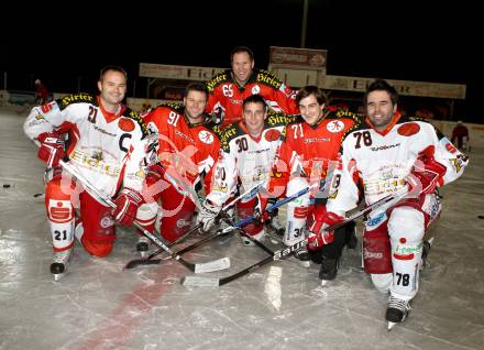Eishockey. Kaerntner Liga Ost. EC 13 St. Salvator. Jackisch Michael, Rasser Bernhard, Stranner Marco, Gernot Winkler, Emmerich Kriegl, Wilfried Krappinger. St. Salvator, 28.12.2011.
Foto: Kuess
---
pressefotos, pressefotografie, kuess, qs, qspictures, sport, bild, bilder, bilddatenbank