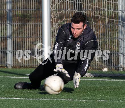 Fussball. 1. Liga. WAC/St. Andrae. Trainingsbeginn. Stefan Takats. Wolfsberg, 9.1.2012.
Foto: Kuess
---
pressefotos, pressefotografie, kuess, qs, qspictures, sport, bild, bilder, bilddatenbank
