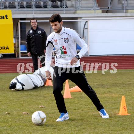 Fussball. 1. Liga. WAC/St. Andrae. JosÃ© Antonio Solano Moreno, Pressesprecher Markus Perchthaler. Wolfsberg, 9.1.2012
Foto: Kuess
---
pressefotos, pressefotografie, kuess, qs, qspictures, sport, bild, bilder, bilddatenbank
