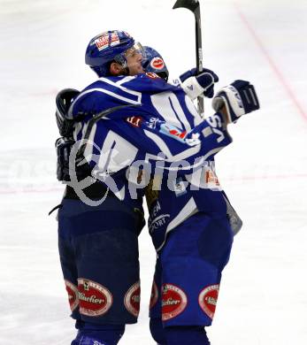 EBEL. Eishockey Bundesliga. EC Rekord Fenster VSV gegen EHC LIWEST BLACK WINGS LINZ. Torjubel ALTMANN Mario, TOPOROWSKI Shayne (VSV). Villach, am 13.1.2012.
Foto: Kuess 


---
pressefotos, pressefotografie, kuess, qs, qspictures, sport, bild, bilder, bilddatenbank