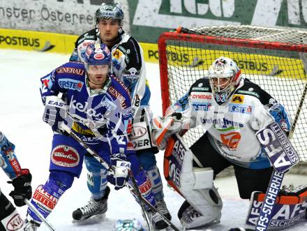 EBEL. Eishockey Bundesliga. EC Rekord Fenster VSV gegen EHC LIWEST BLACK WINGS LINZ. PETRIK Nicolas  (VSV), SCHOLZ Fabian, WESTLUND Alex (Linz). Villach, am 13.1.2012.
Foto: Kuess 


---
pressefotos, pressefotografie, kuess, qs, qspictures, sport, bild, bilder, bilddatenbank
