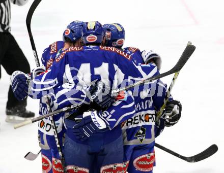 EBEL. Eishockey Bundesliga. EC Rekord Fenster VSV gegen EHC LIWEST BLACK WINGS LINZ. Torjubel VSV. Villach, am 13.1.2012.
Foto: Kuess 


---
pressefotos, pressefotografie, kuess, qs, qspictures, sport, bild, bilder, bilddatenbank
