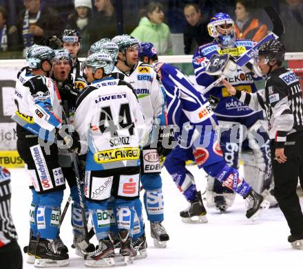 EBEL. Eishockey Bundesliga. EC Rekord Fenster VSV gegen EHC LIWEST BLACK WINGS LINZ. Torjubel Linz. Villach, am 13.1.2012.
Foto: Kuess 


---
pressefotos, pressefotografie, kuess, qs, qspictures, sport, bild, bilder, bilddatenbank