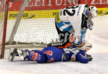 EBEL. Eishockey Bundesliga. EC Rekord Fenster VSV gegen EHC LIWEST BLACK WINGS LINZ. PEWAL Marco (VSV), WESTLUND Alex (Linz). Villach, am 13.1.2012.
Foto: Kuess 


---
pressefotos, pressefotografie, kuess, qs, qspictures, sport, bild, bilder, bilddatenbank