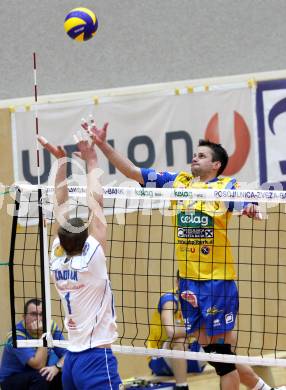 Volleyball. Challenge Cup. SK Aich/Dob gegen Stroitel MINSK (BLR).  Kosl Miha (Aich/Dob). Bleiburg, 19.1.2012.
Foto: Kuess
---
pressefotos, pressefotografie, kuess, qs, qspictures, sport, bild, bilder, bilddatenbank