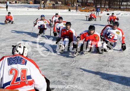 Behindertensport. Sledgehockey. Vergleichskampf Kaernten gegen St. Poelten. Rauschele See, am 21.1.2012.
Foto: Kuess
---
pressefotos, pressefotografie, kuess, qs, qspictures, sport, bild, bilder, bilddatenbank