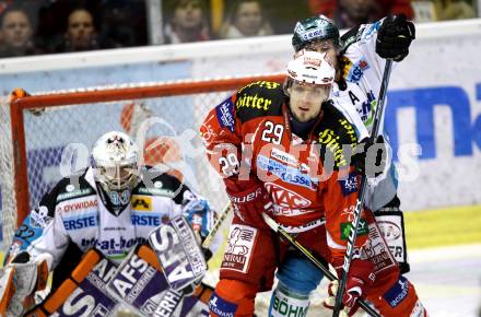 EBEL. Eishockey Bundesliga. KAC gegen EHC LIWEST Linz. Christoph Brandner, (KAC), Alex Westlund, Curtis Murphy  (Linz). Klagenfurt, am 29.1.2012.
Foto: Kuess

---
pressefotos, pressefotografie, kuess, qs, qspictures, sport, bild, bilder, bilddatenbank