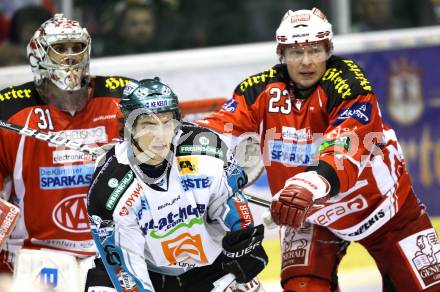 EBEL. Eishockey Bundesliga. KAC gegen EHC LIWEST Linz. Andy Chiodo, Mike Siklenka, (KAC),  Martin Mairitsch (Linz). Klagenfurt, am 29.1.2012.
Foto: Kuess

---
pressefotos, pressefotografie, kuess, qs, qspictures, sport, bild, bilder, bilddatenbank