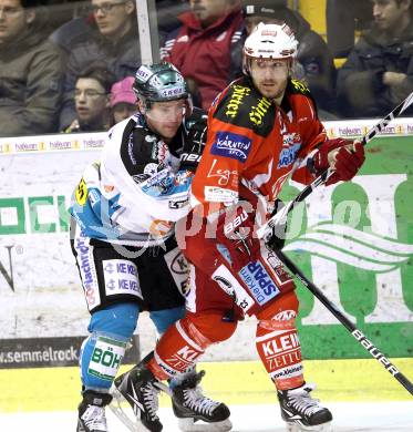 EBEL. Eishockey Bundesliga. KAC gegen EHC LIWEST Linz. Joseph Joey Tenute, (KAC), Curtis Murphy (Linz). Klagenfurt, am 29.1.2012.
Foto: Kuess

---
pressefotos, pressefotografie, kuess, qs, qspictures, sport, bild, bilder, bilddatenbank