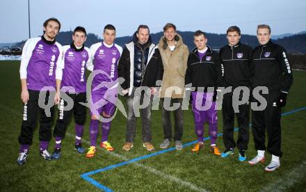 Fussball Testspiel. SK Austria Klagenfurt gegen WAC/St. Andrae. Neuzugaenge SK Austria Klagenfurt. Alen Skoro, Drazan Savic, Sandro Gotal, Trainer Dietmar Thuller, Boris Huettenbrenner, Elias Wagner, Michael Tschermenjak, Markus Hell. Poggersdorf, am 1.2.2012.
Foto: Kuess
---
pressefotos, pressefotografie, kuess, qs, qspictures, sport, bild, bilder, bilddatenbank