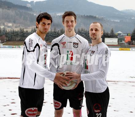 Fussball. WAC/St. Andrae. Mannschaftsfoto. Portrait. Mihret Topcagic, Christian Falk, Stephan Stueckler. Wolfsberg, 1.2.2012.
Foto: Kuess
---
pressefotos, pressefotografie, kuess, qs, qspictures, sport, bild, bilder, bilddatenbank