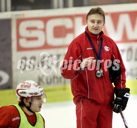 EBEL. Eishockey Bundesliga. KAC. Training. Trainer Christian Weber. Klagenfurt, am 13.2.2012.
Foto: Kuess

---
pressefotos, pressefotografie, kuess, qs, qspictures, sport, bild, bilder, bilddatenbank