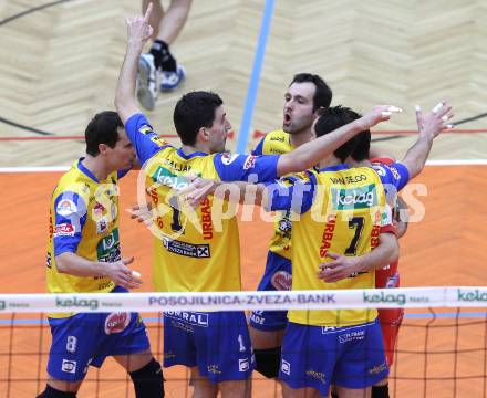 Volleyball. MEVZA. SK Aich/Dob gegen VK Chemes Humenne. Jubel (Aich/Dob), (Humenne). Bleiburg, am 15.2.2012.
Foto: Kuess 


---
pressefotos, pressefotografie, kuess, qs, qspictures, sport, bild, bilder, bilddatenbank