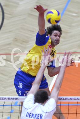 Volleyball. MEVZA. SK Aich/Dob gegen VK Chemes Humenne. Ivaylo Barutov (Aich/Dob), (Humenne). Bleiburg, am 15.2.2012.
Foto: Kuess 


---
pressefotos, pressefotografie, kuess, qs, qspictures, sport, bild, bilder, bilddatenbank