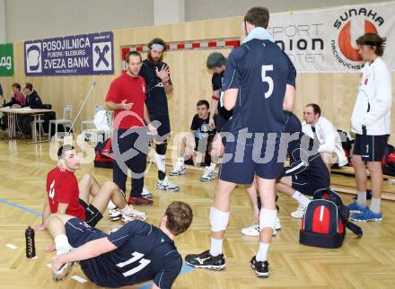 Volleyball. Austrian Volley League. AVL. SK Aich Dob gegen VBK Kelag Woerthersee Loewen. Trainer Hansi Huber (VBK). Bleiburg, 18.2.2012.
Foto: Kuess
---
pressefotos, pressefotografie, kuess, qs, qspictures, sport, bild, bilder, bilddatenbank