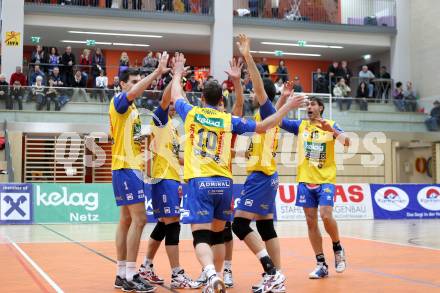 Volleyball. Austrian Volley League. AVL. SK Aich Dob gegen VBK Kelag Woerthersee Loewen. Jubel (Aich/Dob). Bleiburg, 18.2.2012.
Foto: Kuess
---
pressefotos, pressefotografie, kuess, qs, qspictures, sport, bild, bilder, bilddatenbank