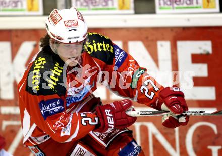 EBEL. Eishockey Bundesliga. KAC gegen EC Red Bull Salzburg. Thomas Hundertpfund (KAC). Klagenfurt, am 21.2.2012.
Foto: Kuess

---
pressefotos, pressefotografie, kuess, qs, qspictures, sport, bild, bilder, bilddatenbank