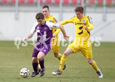 Fussball. Regionalliga.  SK Austria Klagenfurt gegen Pasching. Christian Sablatnig, (Klagenfurt), Matthias Oettl (Pasching). Klagenfurt, 11.3.2012. 
Foto: Kuess

---
pressefotos, pressefotografie, kuess, qs, qspictures, sport, bild, bilder, bilddatenbank