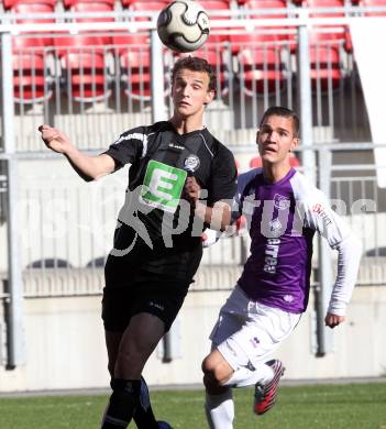 Fussball Regionalliga. SK Austria Klagenfurt gegen Sturm Graz Amateure. 
Toni Krijan, (Klagenfurt),  Florian Neuhold (Graz). Klagenfurt, 1.4.2012.
Foto: Kuess
---
pressefotos, pressefotografie, kuess, qs, qspictures, sport, bild, bilder, bilddatenbank