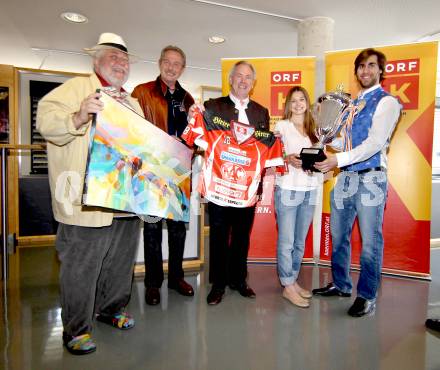 EBEL. Eishockey Bundesliga. Wahl zum Kaerntner Superstar. Bernd Svetnik, Karl Nedwed, Landeshauptmann Gerhard Doerfler, Martin Schumnig, Freundin Lea. Klagenfurt, am 31.3.2012.
Foto: Kuess
---
pressefotos, pressefotografie, kuess, qs, qspictures, sport, bild, bilder, bilddatenbank