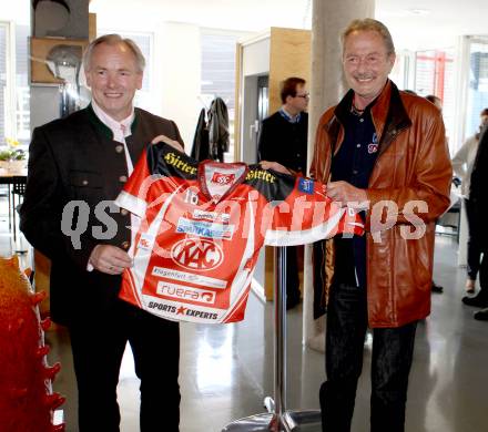 EBEL. Eishockey Bundesliga. Wahl zum Kaerntner Superstar. Landeshauptmann Gerhard Doerfler, Karl Nedwed. Klagenfurt, am 31.3.2012.
Foto: Kuess
---
pressefotos, pressefotografie, kuess, qs, qspictures, sport, bild, bilder, bilddatenbank