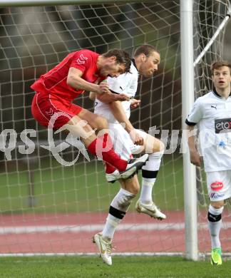 Fussball. Regionalliga.  VSV gegen St. Florian. Udo Gasser (VSV), Groebl Thomas (St. Florian). Villach, 5.4.2012. 
Foto: Kuess

---
pressefotos, pressefotografie, kuess, qs, qspictures, sport, bild, bilder, bilddatenbank