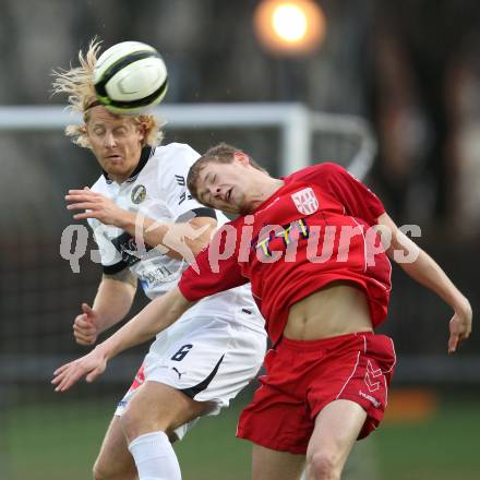 Fussball. Regionalliga.  VSV gegen St. Florian. Johannes Isopp, (VSV), Gregor Schmidthaler (St. Florian). Villach, 5.4.2012. 
Foto: Kuess

---
pressefotos, pressefotografie, kuess, qs, qspictures, sport, bild, bilder, bilddatenbank