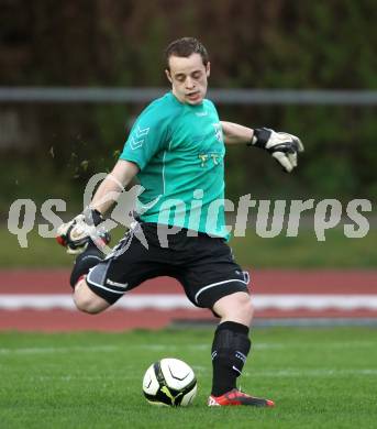 Fussball. Regionalliga.  VSV gegen St. Florian. Lorenz Hoebarth (St. Florian). Villach, 5.4.2012. 
Foto: Kuess

---
pressefotos, pressefotografie, kuess, qs, qspictures, sport, bild, bilder, bilddatenbank
